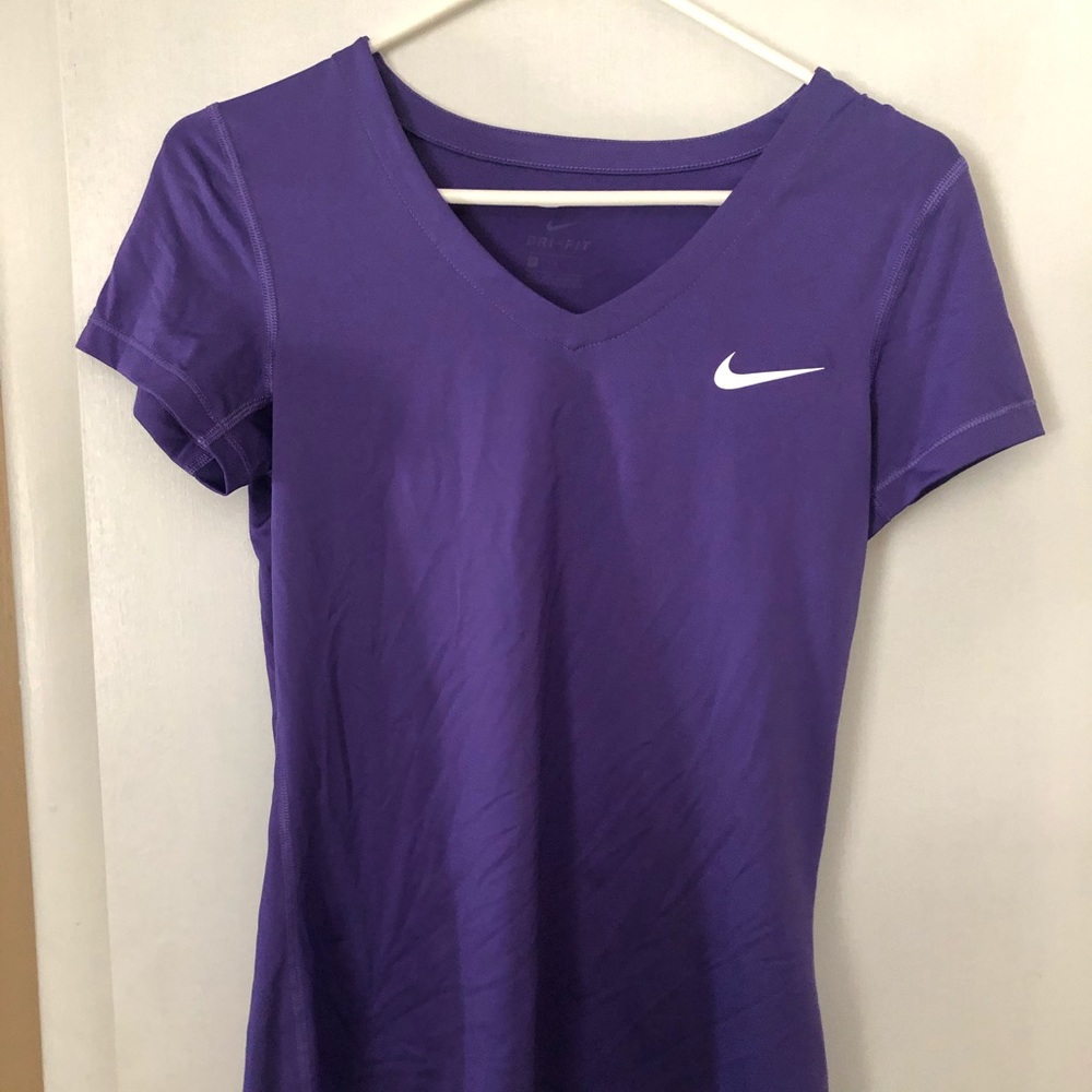 DRI-FIT NIKE V-NECK